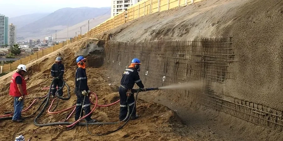 Análisis de Estabilidad de Taludes en Antofagasta: Seguridad Técnica en Cada Metro de Corte